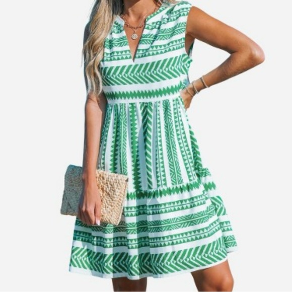 Cupshe Dresses & Skirts - NWT Green Tiered, Sleeveless Dress